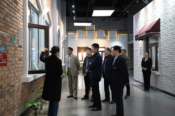 科饶恩系统门窗迎接河南省高等教育基本建设学会勾希杰理事长一行莅临考察