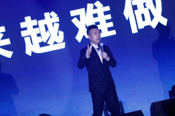 展志天华优秀经销商开启迪拜之旅，感受世界名城的创新活力！