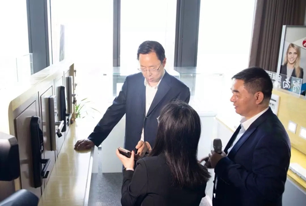 南京市市长蓝绍敏一行考察调研WULIAN南京物联