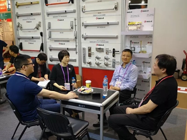 瓯宝安防携全系列门控产品闪亮亮相广交会