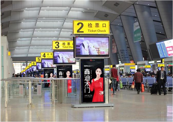 鑫迪木门斥资一亿，再掀高铁霸屏狂潮