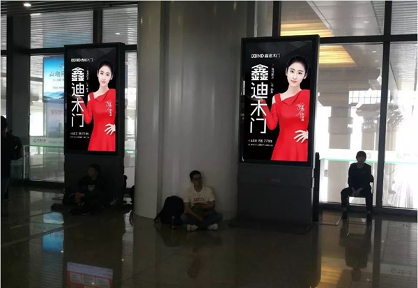 鑫迪木门斥资一亿，再掀高铁霸屏狂潮