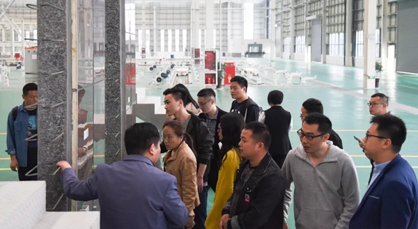 金鹏阳光门窗迎接中国工程招标采购协会联合交流考察团深入交流!