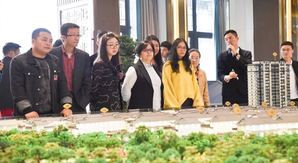金鹏阳光门窗迎接中国工程招标采购协会联合交流考察团深入交流!