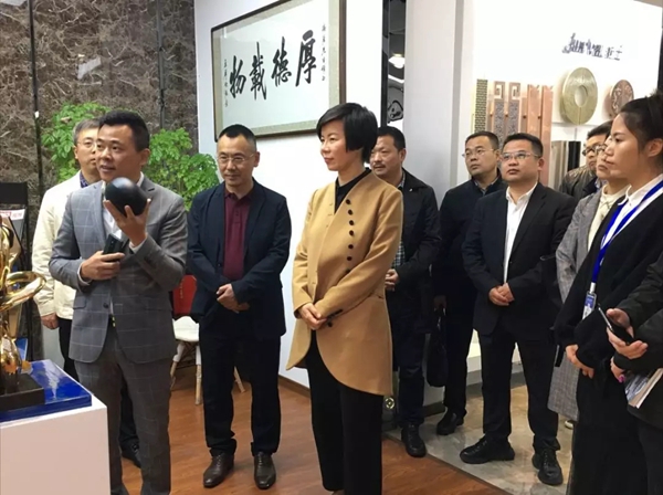 钜士智能锁迎接黄慧县长一行莅临调研指导工作