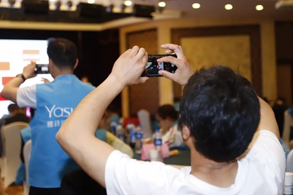 雅诗澜无缝墙布2019客户培训会苏州站首站开启!