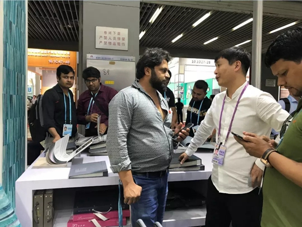 特普丽墙纸携原创新品惊艳亮相春季中国进出口商品交易会！