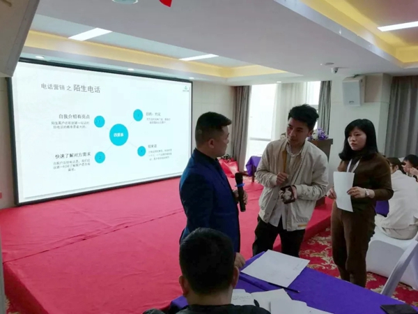 红宝石墙布全国巡回公开课第一站启动，共同打开财富之门！