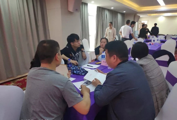 红宝石墙布全国巡回公开课第一站启动，共同打开财富之门！