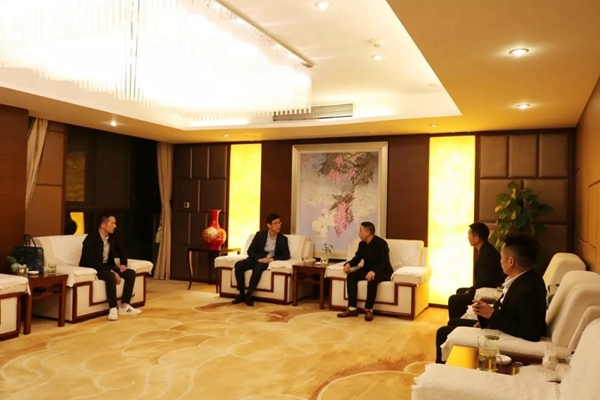 威亚森门窗与融创中国华东区域集团洽谈战略合作