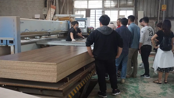 艾娅全屋定制坚持“合作共赢”理念,2019第二期经销商培训会成功开启