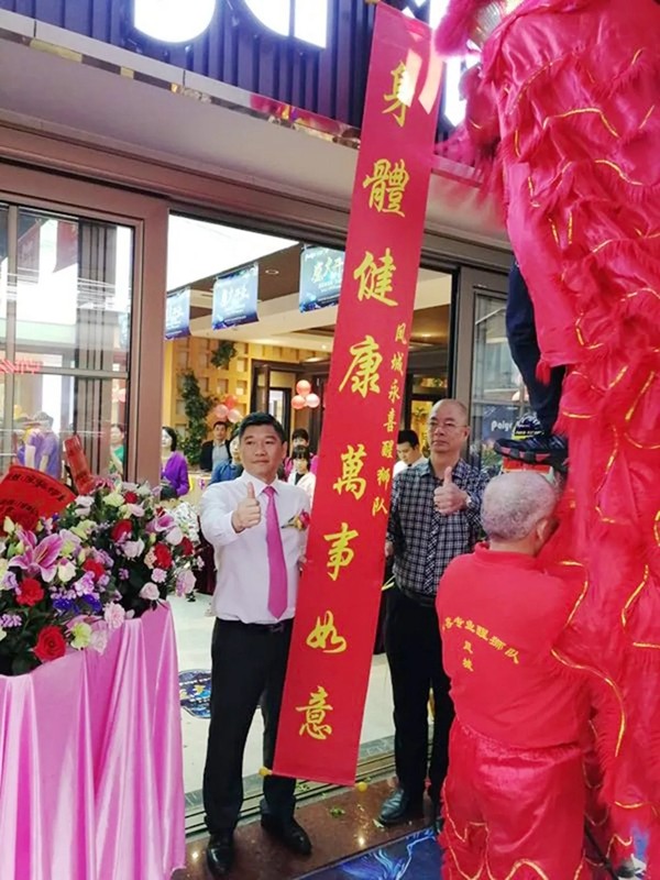 派雅门窗广东清远500方旗舰店盛大开业,开业当日营业额破200万!