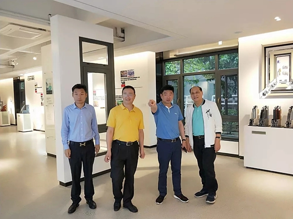 亿合门窗迎接广东省门业协会会长关润开先生到访考察