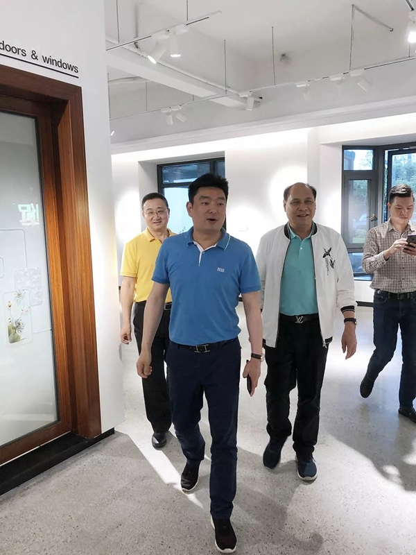 亿合门窗迎接广东省门业协会会长关润开先生到访考察