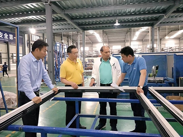 亿合门窗迎接广东省门业协会会长关润开先生到访考察