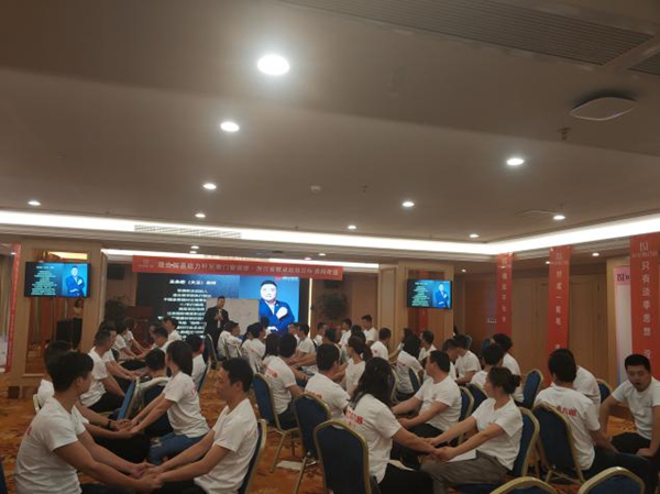 轩尼斯门窗“大牌欢乐购”正式启动,全国多地奏响欢乐颂