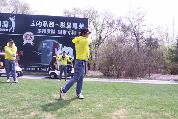 三峰木门高尔夫球队2019年度首次月例赛圆满结束！