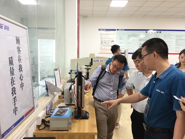 科裕智能锁迎接2019中国建博葵花奖智能家居调研团一行采访考察
