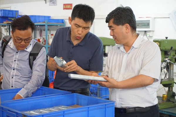 HERON黑龙智能锁迎接2019中国建博葵花奖智能家居调研团考察交流