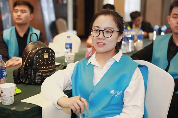 雅诗澜无缝墙布客户培训会苏州站圆满结束，开启门店经营破局之路！