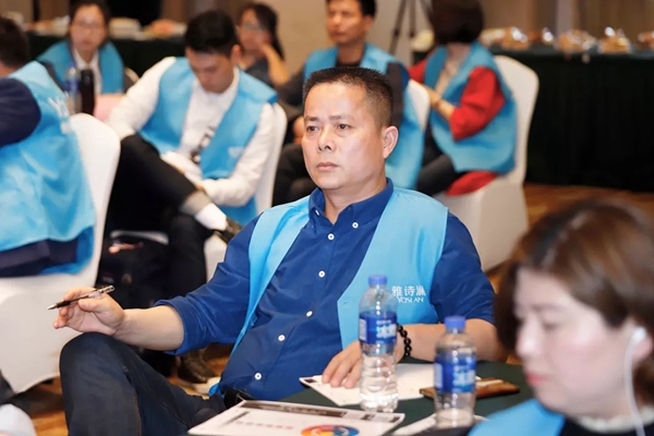 雅诗澜无缝墙布客户培训会苏州站圆满结束，开启门店经营破局之路！