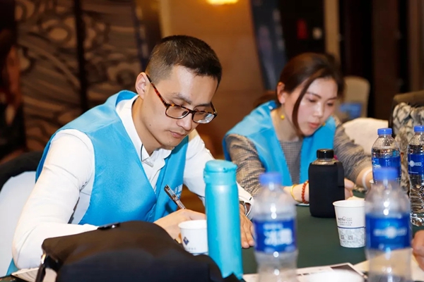 雅诗澜无缝墙布客户培训会苏州站圆满结束，开启门店经营破局之路！
