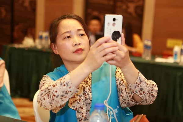 雅诗澜无缝墙布客户培训会苏州站圆满结束，开启门店经营破局之路！