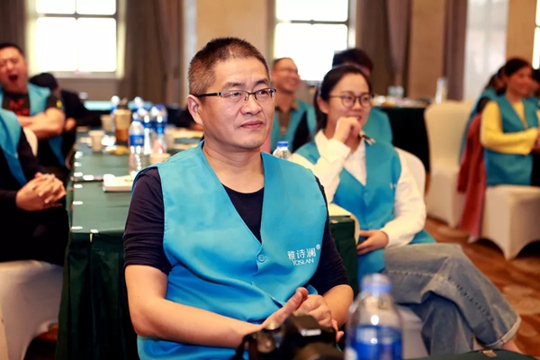 雅诗澜无缝墙布客户培训会苏州站圆满结束，开启门店经营破局之路！