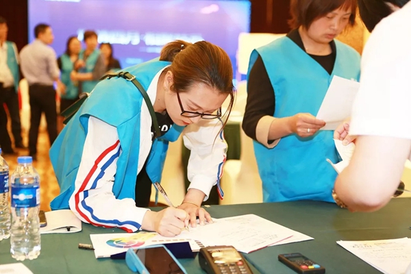 雅诗澜无缝墙布客户培训会苏州站圆满结束，开启门店经营破局之路！