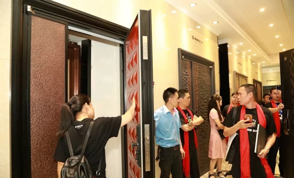 荣高智能门窗2019年战略合作伙伴年度大会暨新品发布会圆满落幕!