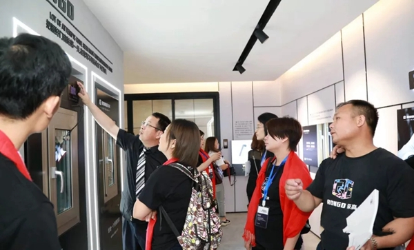 荣高智能门窗2019年战略合作伙伴年度大会暨新品发布会圆满落幕!