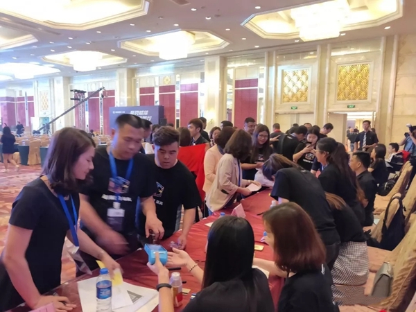 荣高智能门窗2019年战略合作伙伴年度大会暨新品发布会圆满落幕!