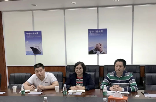 中国混泥土与水泥制品协会硅酸钙水泥板分会领导莅临迪峰机械参观指导！