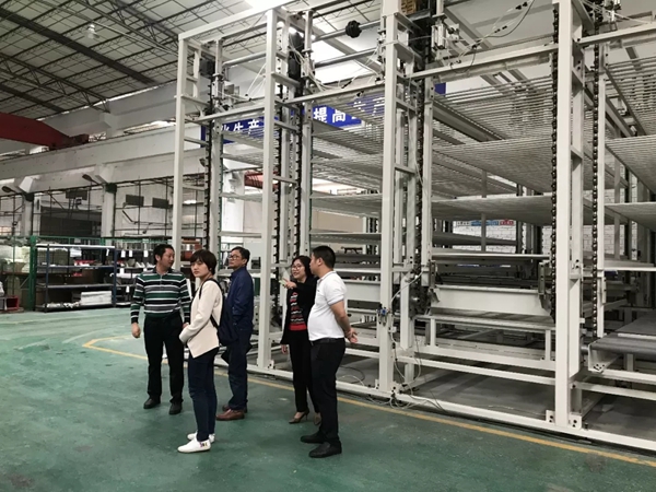 中国混泥土与水泥制品协会硅酸钙水泥板分会领导莅临迪峰机械参观指导！
