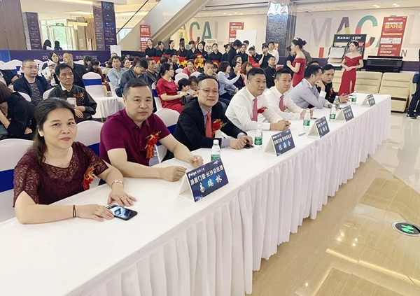 派雅门窗湖南长沙800方国际馆直营店正式开业，当天营业额突破800万！