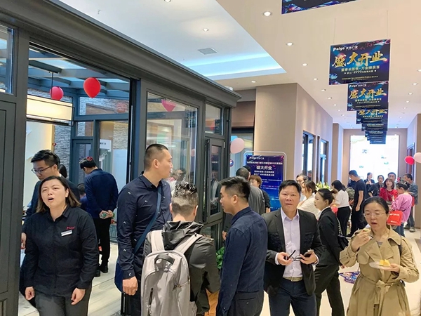 派雅门窗湖南长沙800方国际馆直营店正式开业，当天营业额突破800万！