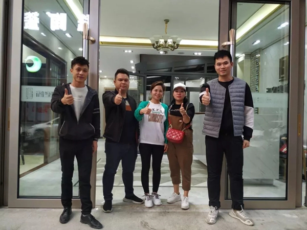 御皇贵族门窗博白店面五一试营业火爆现场​！