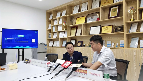 第三届中国建博葵花奖智能家居调研团走访考察云里物里