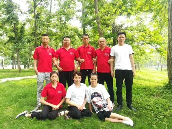 亿合门窗贵州平塘经销商陆松琴:成功关键在于选对品牌,选对奋斗的方向