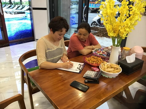 亿合门窗贵州平塘经销商陆松琴:成功关键在于选对品牌,选对奋斗的方向