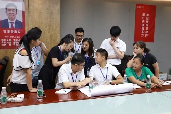 亿合门窗贵州平塘经销商陆松琴:成功关键在于选对品牌,选对奋斗的方向