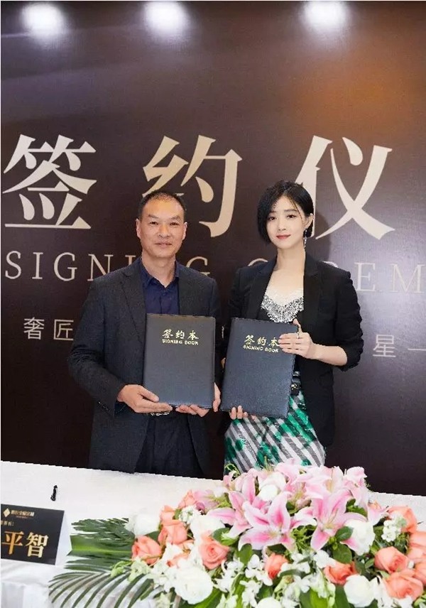 奢匠全屋定制携手著名影星蒋欣，迈向品牌发展新征程！