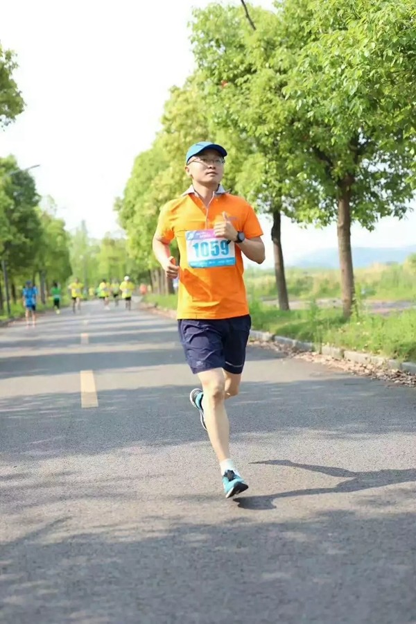 伟业铝材攀登不止步，积极参与和响应“合力跑”