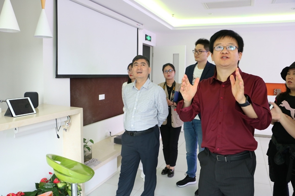 绿米Aqara智能家居迎接第三届中国建博葵花奖智能家居调研团考察采访