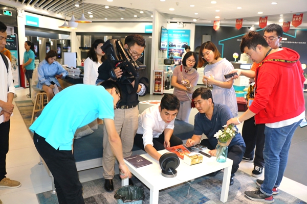 第三届中国建博葵花奖智能家居调研团一行走近云米，现场考察采访