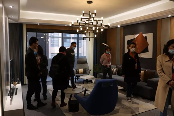 尚佰木门·整木定制欢迎六安VIP大客户参加工厂之行!