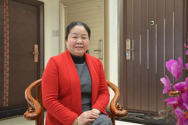 荣高智能门窗始兴大商华庆花：多渠道带单是经营的奠基