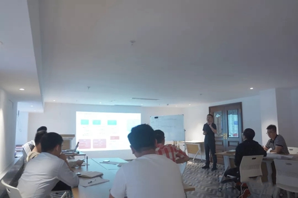 六喜源原木公馆企业内训会圆满落幕，服务质量全面提质！