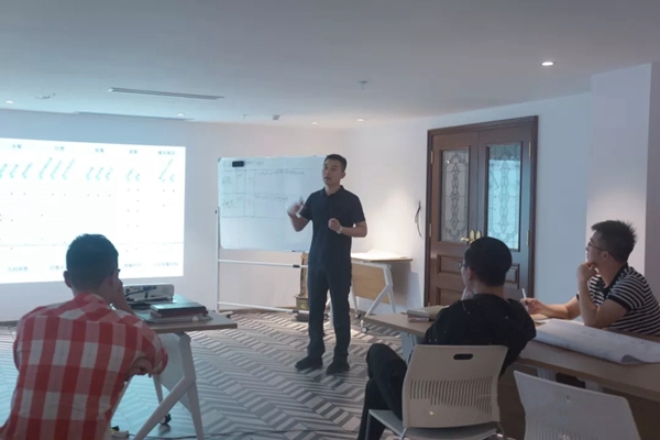 六喜源原木公馆企业内训会圆满落幕，服务质量全面提质！
