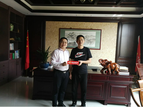 慧亚传媒总经理覃金江等一行莅临范美保罗全屋定制视察指导工作